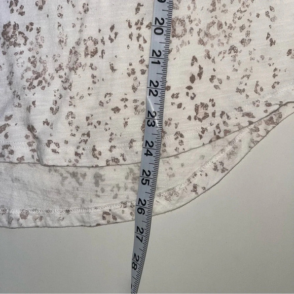 Maurices 24/7 White & Light Brown Animal Print Drop Shoulder Tee Small Women’s - Picture 7 of 9